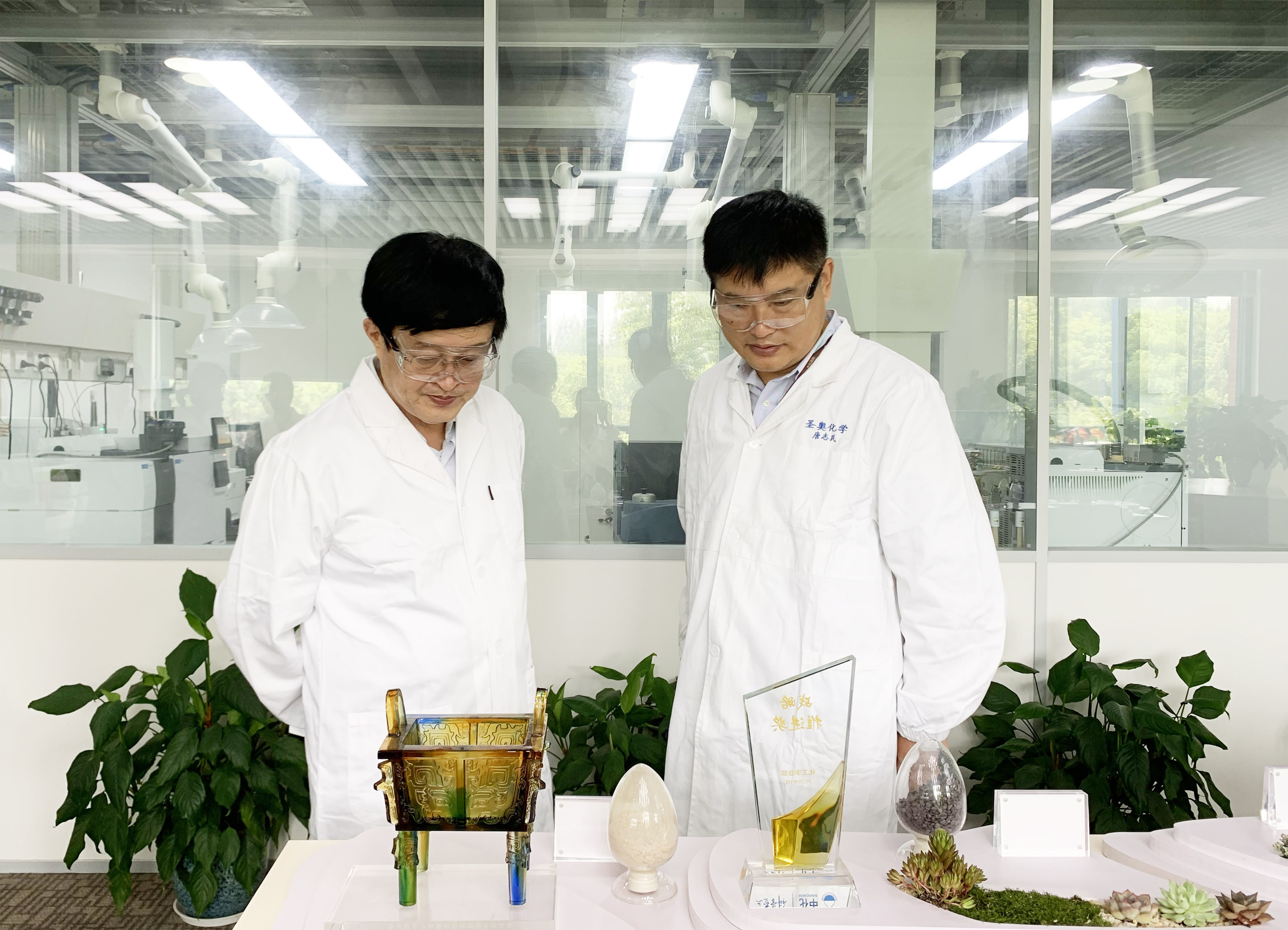 CPCIF Vice President Li Bin Made an Inspection Tour at Sennics' R&D Center 